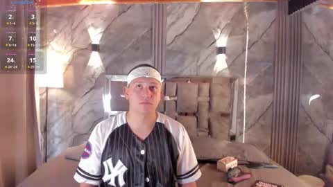 Snapshot of manson_and_zoe chatting on February 8, 11:24 am Manson and Zoe online show from February 8, 11:24 am