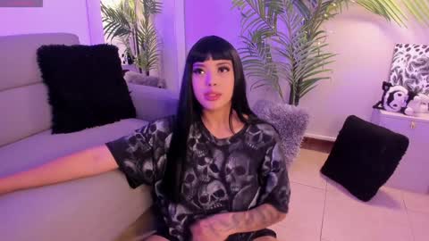 Manu Velez  online show from December 29, 2:10 pm