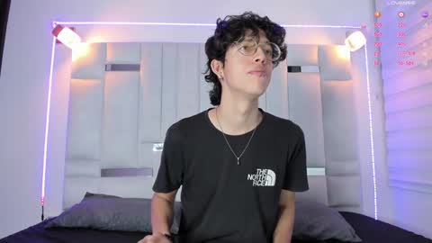 Manuel online show from January 3, 8:01 pm