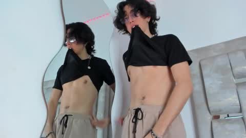 Manuel online show from November 21, 12:04 pm