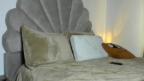 manucute 23  online show from February 2, 3:22 pm