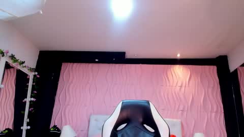 Manuela online show from January 24, 11:59 am