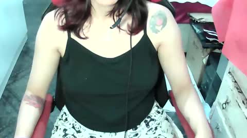 Manu Escarlate online show from December 16, 3:55 am