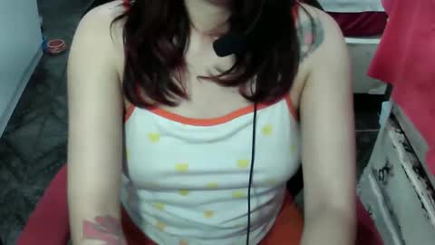 Manu Escarlate online show from May 4, 6:09 am
