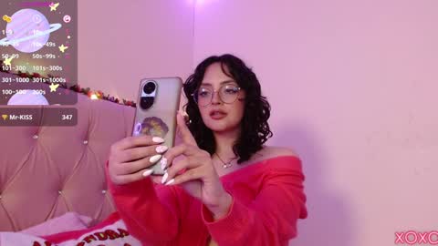 Snapshot of manumeow_ chatting on December 17, 12:12 am Manu online show from December 17, 12:12 am