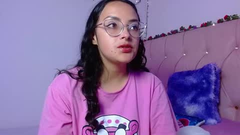 Snapshot of manumeow_ chatting on December 3, 10:41 pm Manu online show from December 3, 10:41 pm