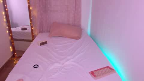     online show from March 31, 7:09 am