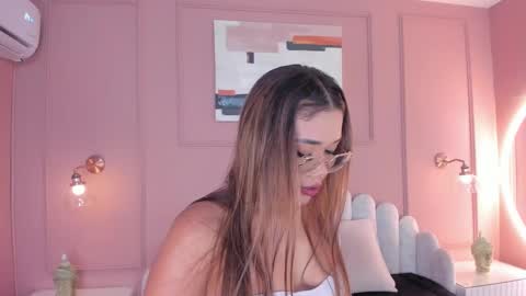 Snapshot of mara_brooks chatting on December 22, 6:48 pm Mara online show from December 22, 6:48 pm