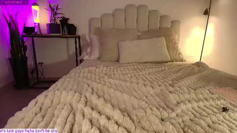 Snapshot of mara_santoro chatting on June 27, 12:59 am Mara Santoro online show from June 27, 12:59 am