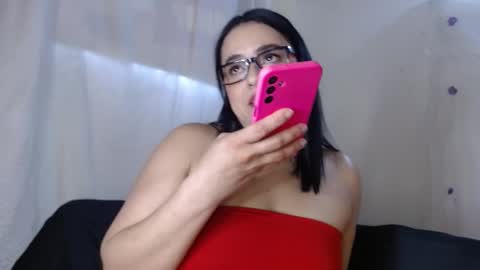 Snapshot of maraa_lee chatting on January 15, 8:34 pm maraa_lee online show from January 15, 8:34 pm