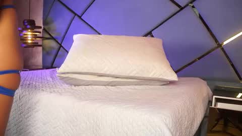 Snapshot of marcela_rojas chatting on February 15, 11:41 am marcela_rojas online show from February 15, 11:41 am