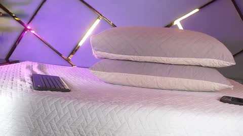 Snapshot of marcela_rojas chatting on February 25, 11:31 am marcela_rojas online show from February 25, 11:31 am