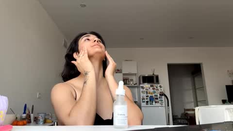 Snapshot of marcelapitarresi chatting on March 1, 6:48 am Kylie online show from March 1, 6:48 am