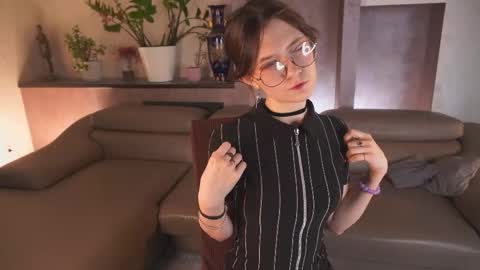 Eva online show from May 6, 2:11 pm