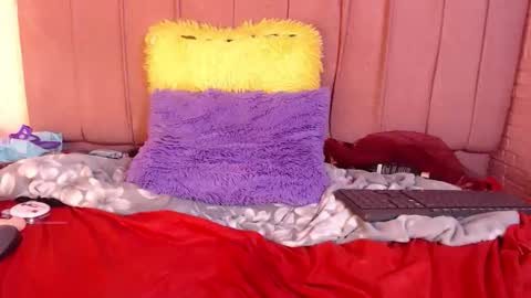 marcelinecutte303av online show from December 14, 11:31 pm