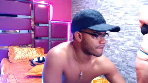 Snapshot of marco_land_luna chatting on July 4, 12:22 pm marco_land_luna online show from July 4, 12:22 pm