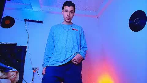 Marcus hanks1 online show from June 19, 1:32 am