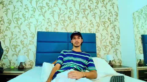 marcus_jeron online show from November 15, 11:43 pm