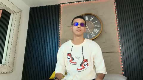 marcus_jeron online show from May 10, 9:09 pm