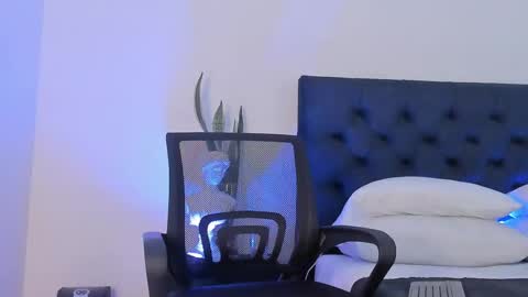 marcus_moreno online show from March 13, 8:04 pm