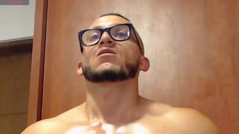 Snapshot of marcusmilarc chatting on December 21, 8:54 pm   online show from December 21, 8:54 pm