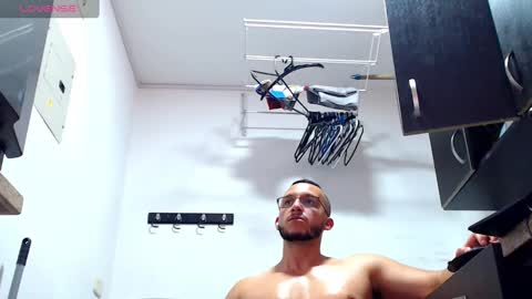 Snapshot of marcusmilarc chatting on January 18, 8:40 pm   online show from January 18, 8:40 pm