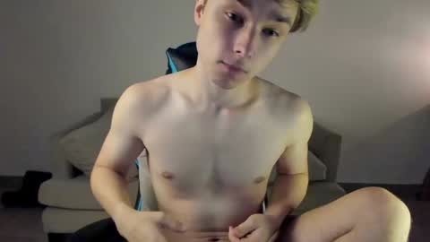 Snapshot of marcussmit chatting on February 3, 6:28 pm Marcus online show from February 3, 6:28 pm