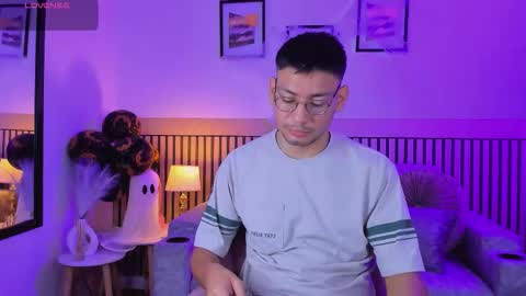 Snapshot of marcuswildx chatting on October 16, 11:44 am marcus online show from October 16, 11:44 am