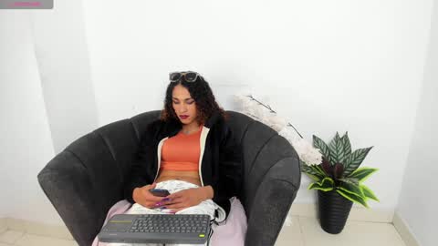 marfilastrom online show from February 5, 8:00 am