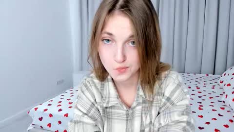 Mia online show from March 15, 7:42 pm