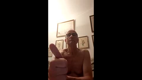 Snapshot of marginalie chatting on February 15, 4:31 am marginalie online show from February 15, 4:31 am