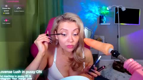 Snapshot of margohotty chatting on October 6, 4:10 am Margo for you   online show from October 6, 4:10 am