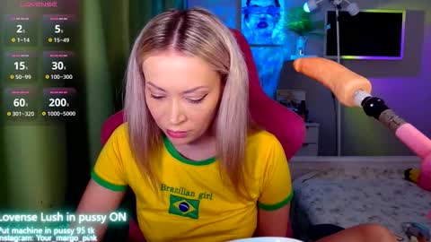 Snapshot of margohotty chatting on October 31, 4:13 am Margo for you   online show from October 31, 4:13 am