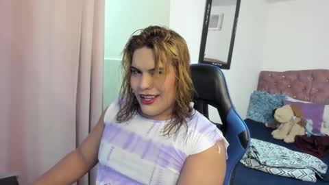 Snapshot of margoth_montilla chatting on February 2, 1:37 am margoth_montilla online show from February 2, 1:37 am