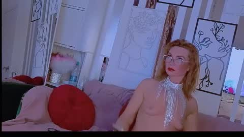 Snapshot of mari69juana chatting on December 18, 6:03 pm mari69juana online show from December 18, 6:03 pm