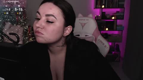 Snapshot of mari_moore7 chatting on December 27, 8:02 am mari moore online show from December 27, 8:02 am