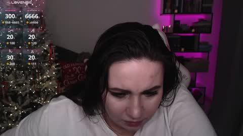 Snapshot of mari_moore7 chatting on December 27, 11:53 pm mari moore online show from December 27, 11:53 pm