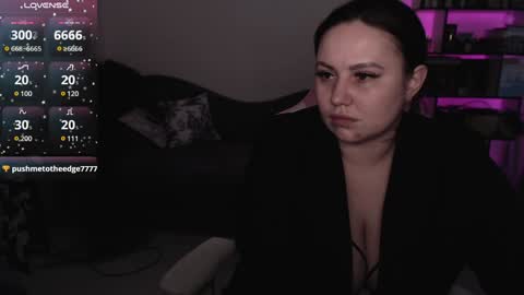 Snapshot of mari_moore7 chatting on January 24, 10:11 am mari moore online show from January 24, 10:11 am