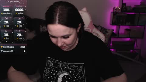 Snapshot of mari_moore7 chatting on February 8, 8:32 pm mari moore online show from February 8, 8:32 pm