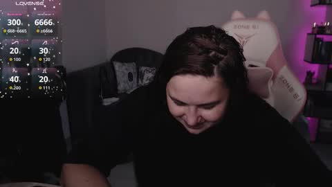 Snapshot of mari_moore7 chatting on September 22, 7:32 am mari moore online show from September 22, 7:32 am