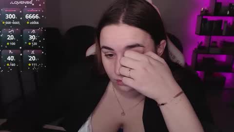 Snapshot of mari_moore7 chatting on December 2, 6:41 am mari moore online show from December 2, 6:41 am