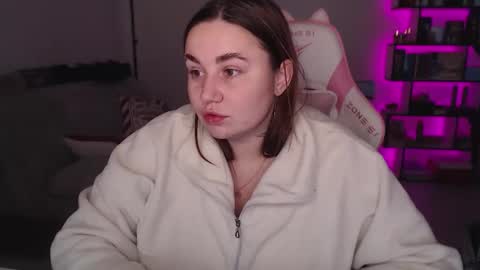 Snapshot of mari_moore7 chatting on December 15, 7:23 am mari moore online show from December 15, 7:23 am