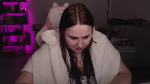 Snapshot of mari_moore7 chatting on December 16, 5:45 am mari moore online show from December 16, 5:45 am