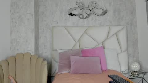 Snapshot of maria_09_ chatting on February 10, 10:08 am Maria online show from February 10, 10:08 am