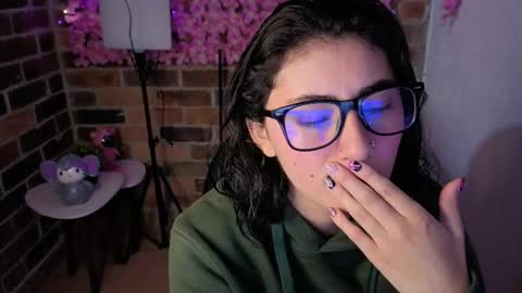 Snapshot of mariagh_ chatting on April 28, 9:58 am Maria online show from April 28, 9:58 am