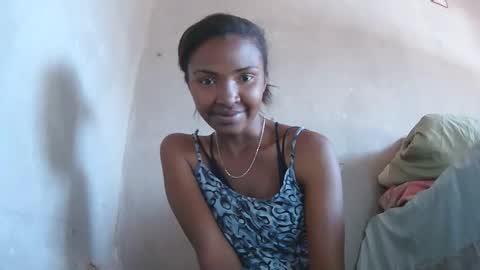 Snapshot of mariah586 chatting on October 13, 5:29 am Maria online show from October 13, 5:29 am