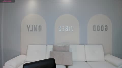 MARIA HERRERA  online show from December 7, 11:40 am