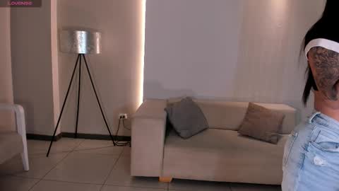 MARIA HERRERA  online show from December 1, 1:43 am