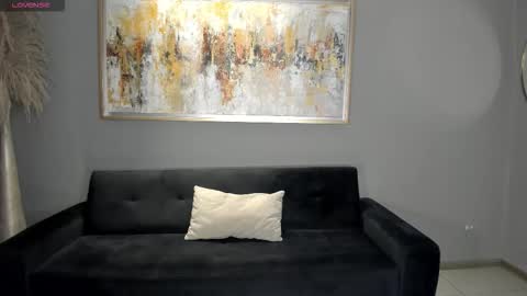 MARIA HERRERA  online show from December 14, 6:12 pm