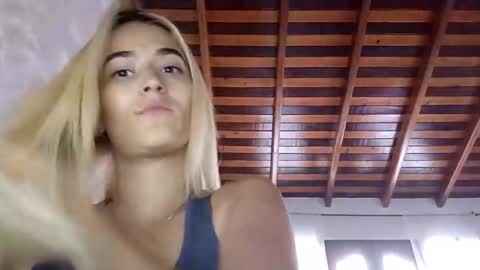 mariam_arango online show from June 8, 9:26 pm